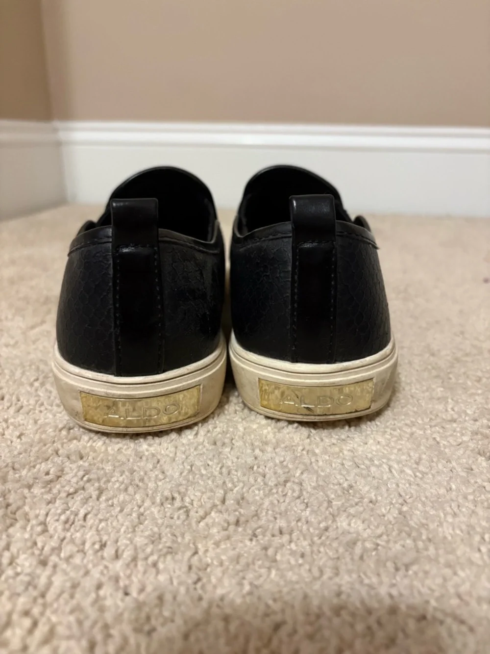 Women’s Aldo Black Slip-On Casual Sneakers Size 9